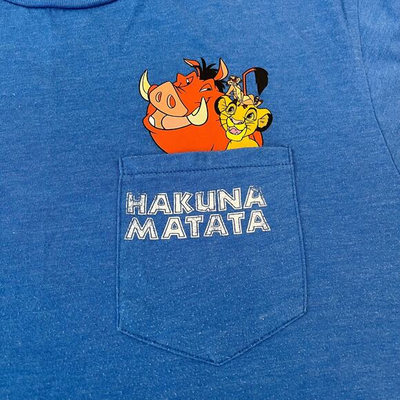 Disney Hakuna Matata T-shirt size Medium - Picture 8 of 8